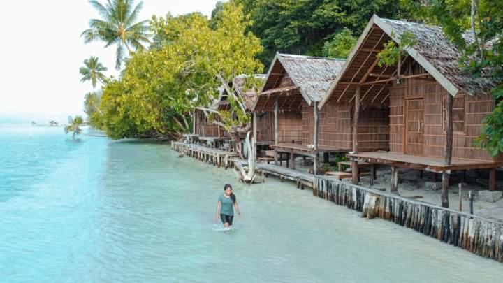 Mambetron Homestay Raja Ampat Pulau Mansuar Exterior photo