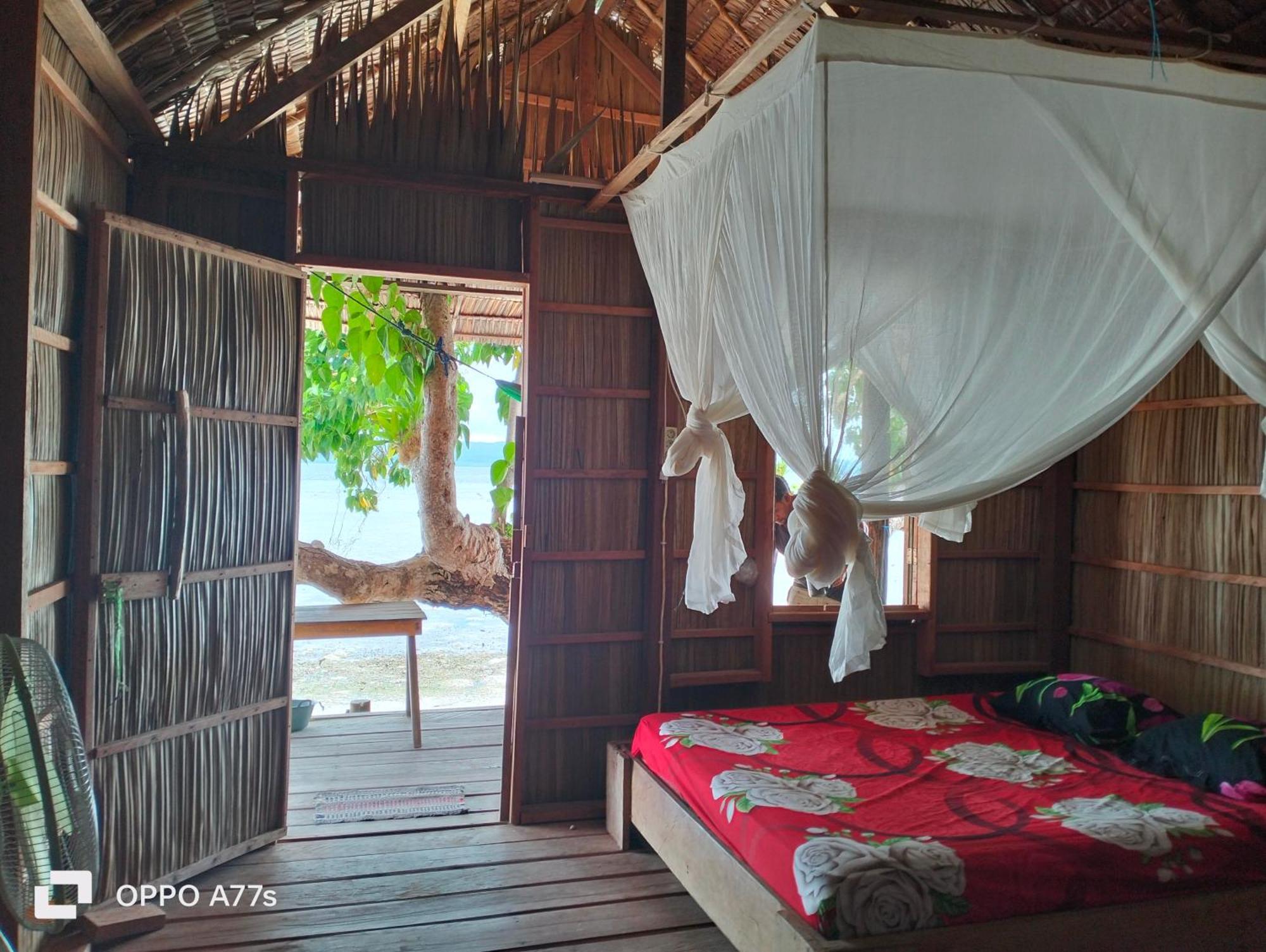 Mambetron Homestay Raja Ampat Pulau Mansuar Room photo