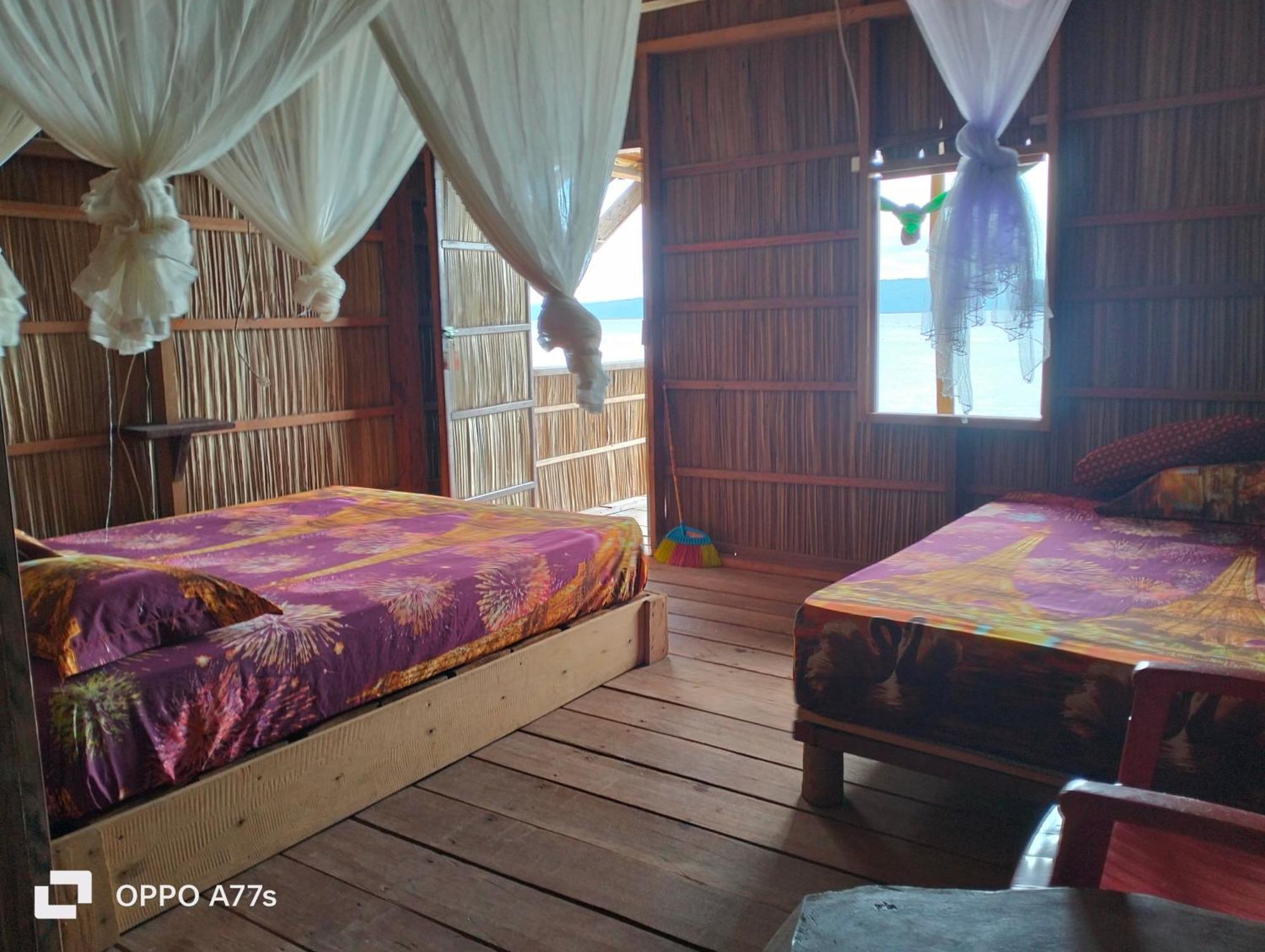 Mambetron Homestay Raja Ampat Pulau Mansuar Room photo