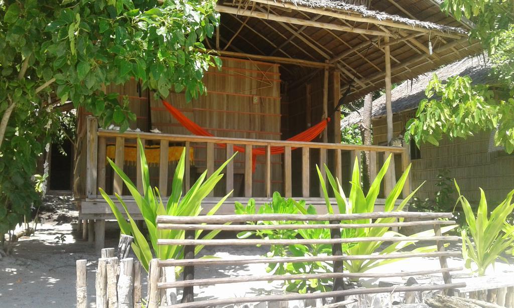 Mambetron Homestay Raja Ampat Pulau Mansuar Exterior photo